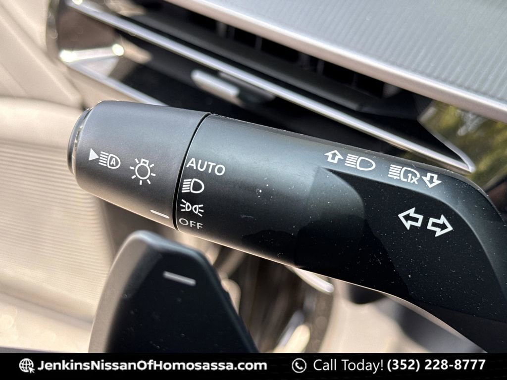 Certified 2025 Nissan Murano SV image 38