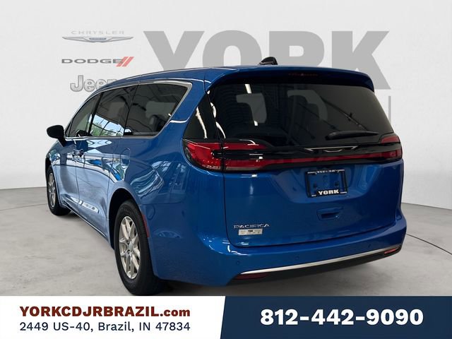New 2027 Chrysler Pacifica Select FWD image 3