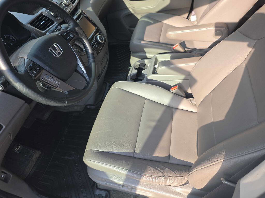Used 2015 Honda Odyssey Touring Elite image 11