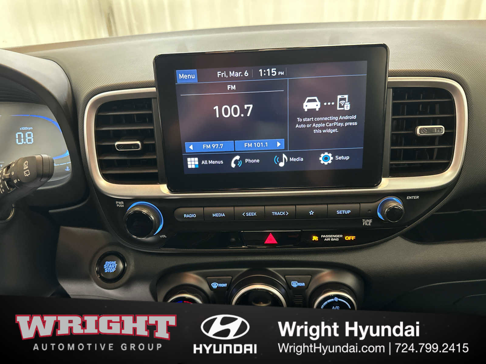 Certified 2025 Hyundai Venue SEL image 25