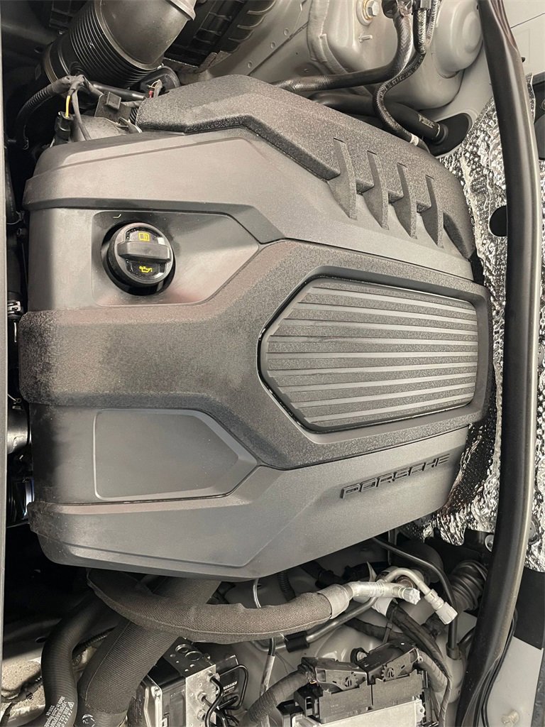 Used 2025 Porsche Macan image 14