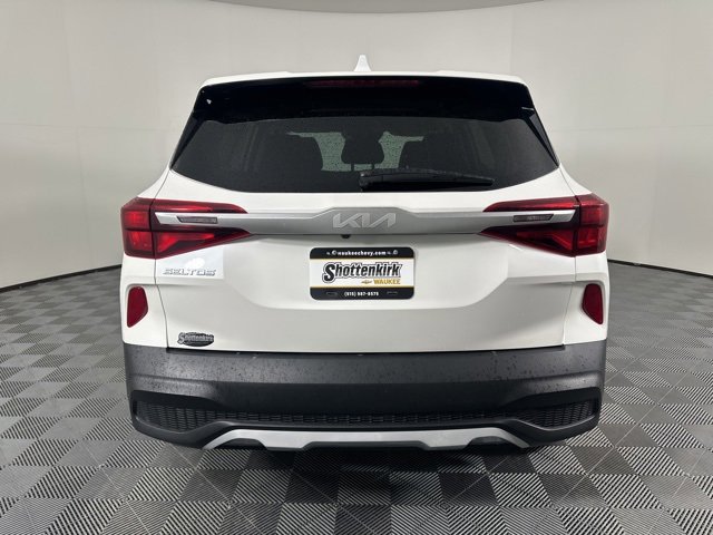 Used 2023 Kia Seltos LX image 4