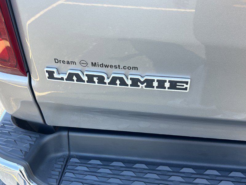 Used 2019 RAM 1500 Laramie AWD/4WD image 16