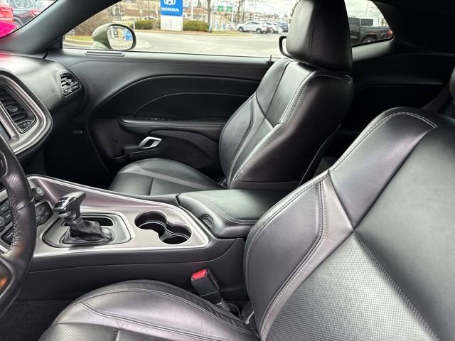 Used 2022 Dodge Challenger SXT w/ Plus Package image 13