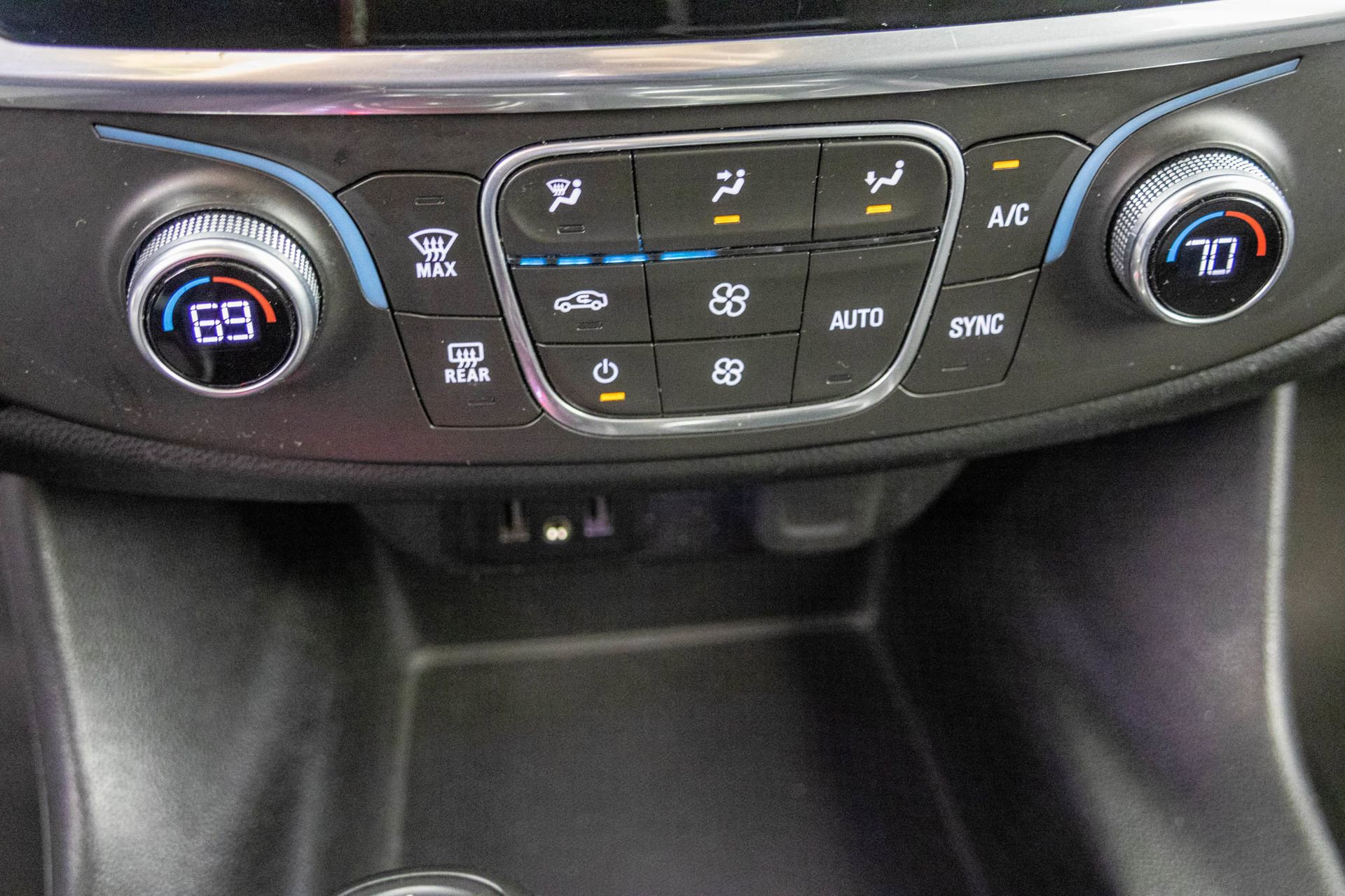 Used 2019 Chevrolet Traverse LS image 24