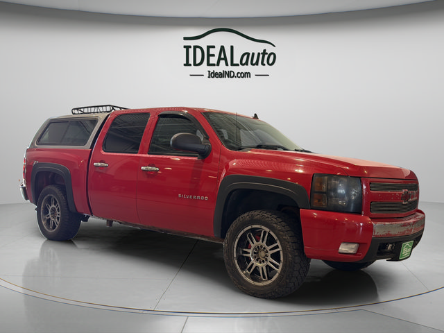 Used 2007 Chevrolet Silverado 1500 LT w/ 1LT Convenience Package AWD/4WD image 2