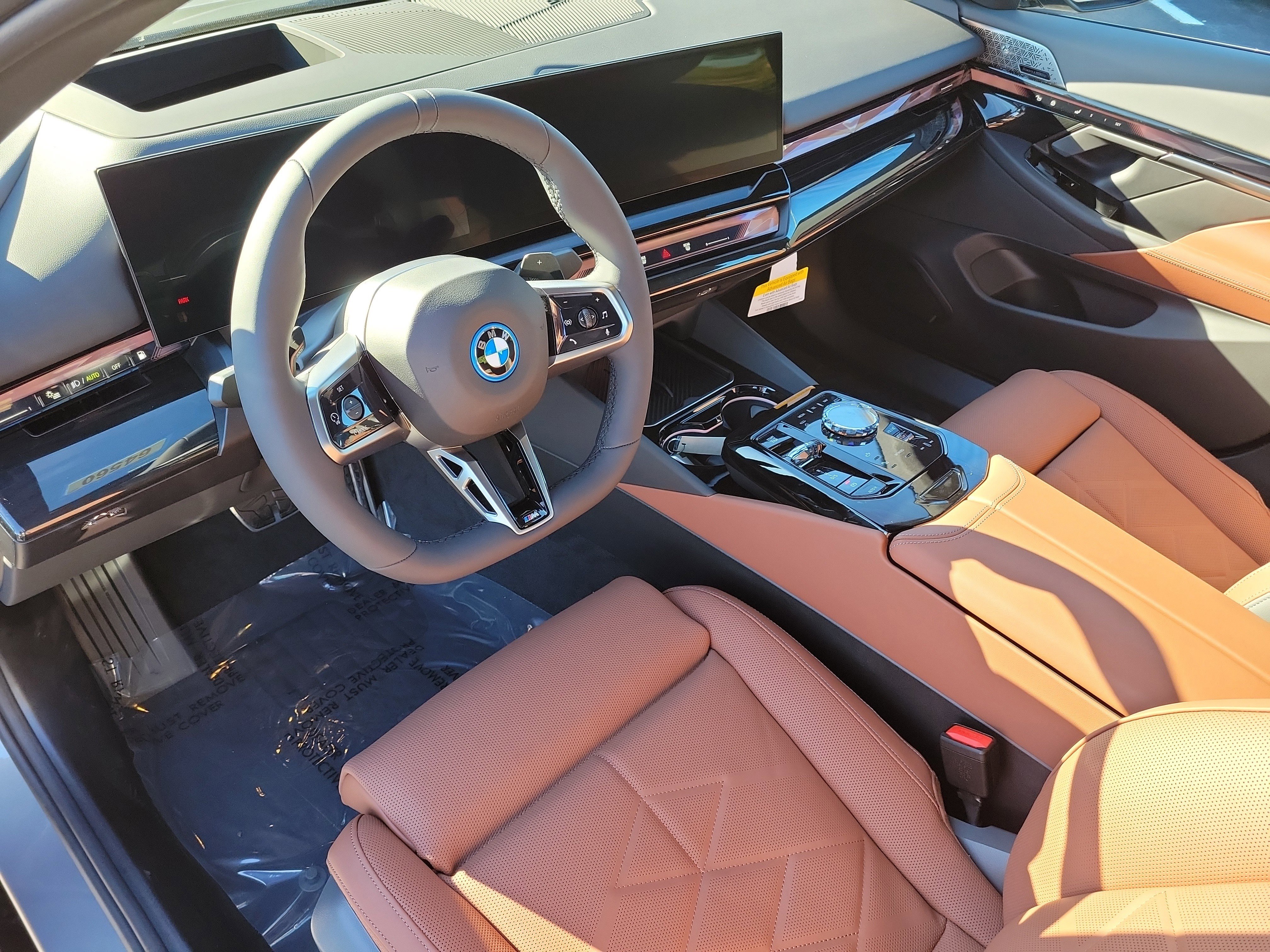 New 2026 BMW 550e xDrive w/ Executive Package image 17