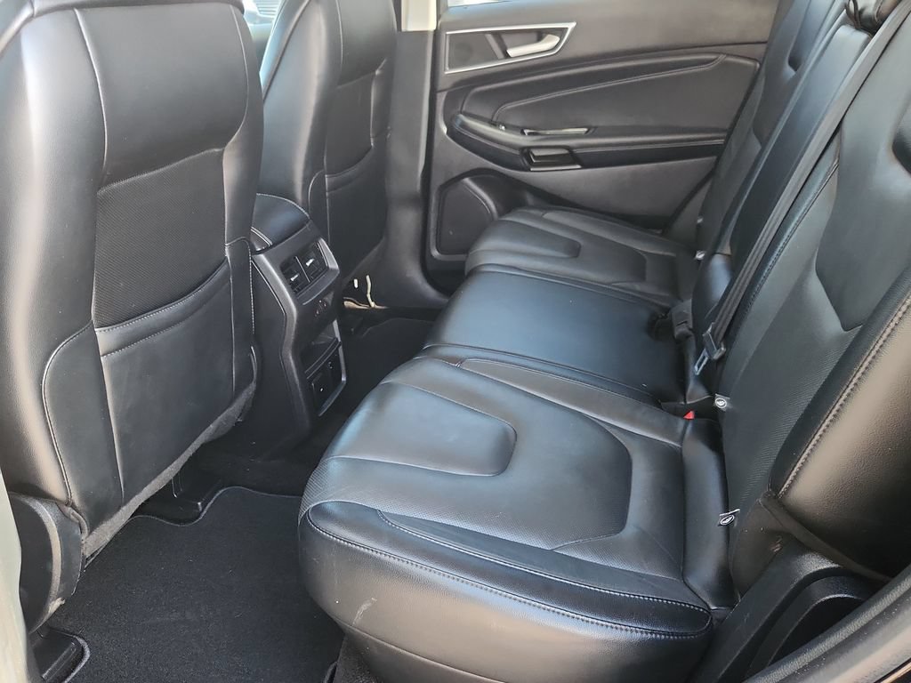 Used 2018 Ford Edge Titanium w/ Equipment Group 301A AWD/4WD image 11