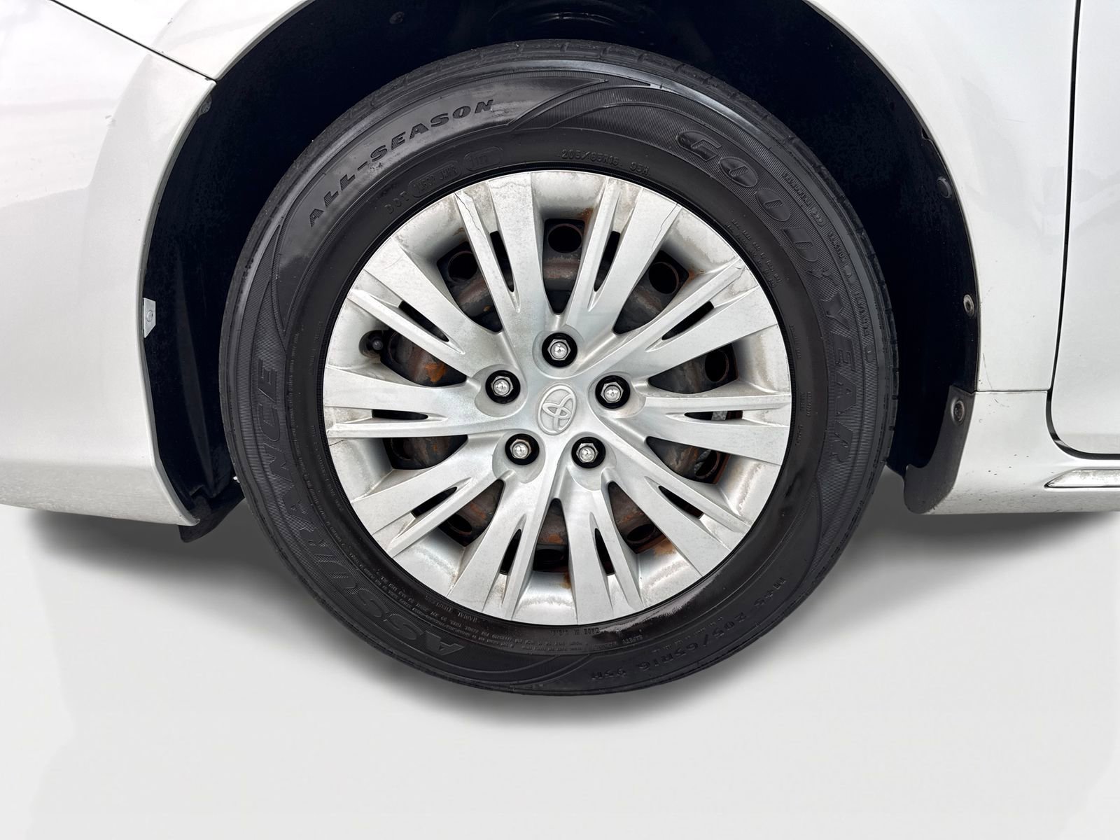 Used 2013 Toyota Camry LE image 48