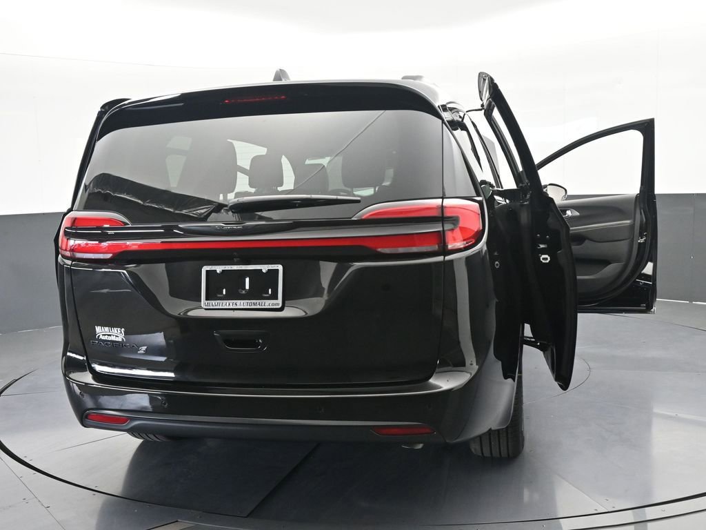 New 2026 Chrysler Pacifica Select w/ S Appearance Package FWD image 77