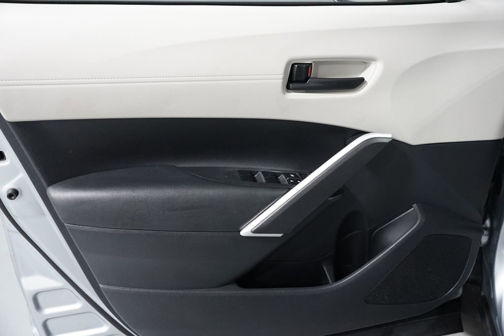 Certified 2025 Toyota Corolla Cross L image 27