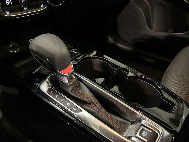 Used 2025 Chevrolet Trax RS w/ Sunroof Package image 19