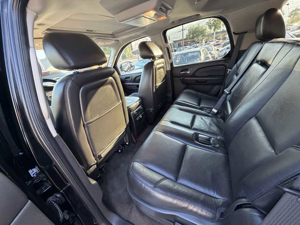 Used 2011 Cadillac Escalade 4WD Hybrid image 14