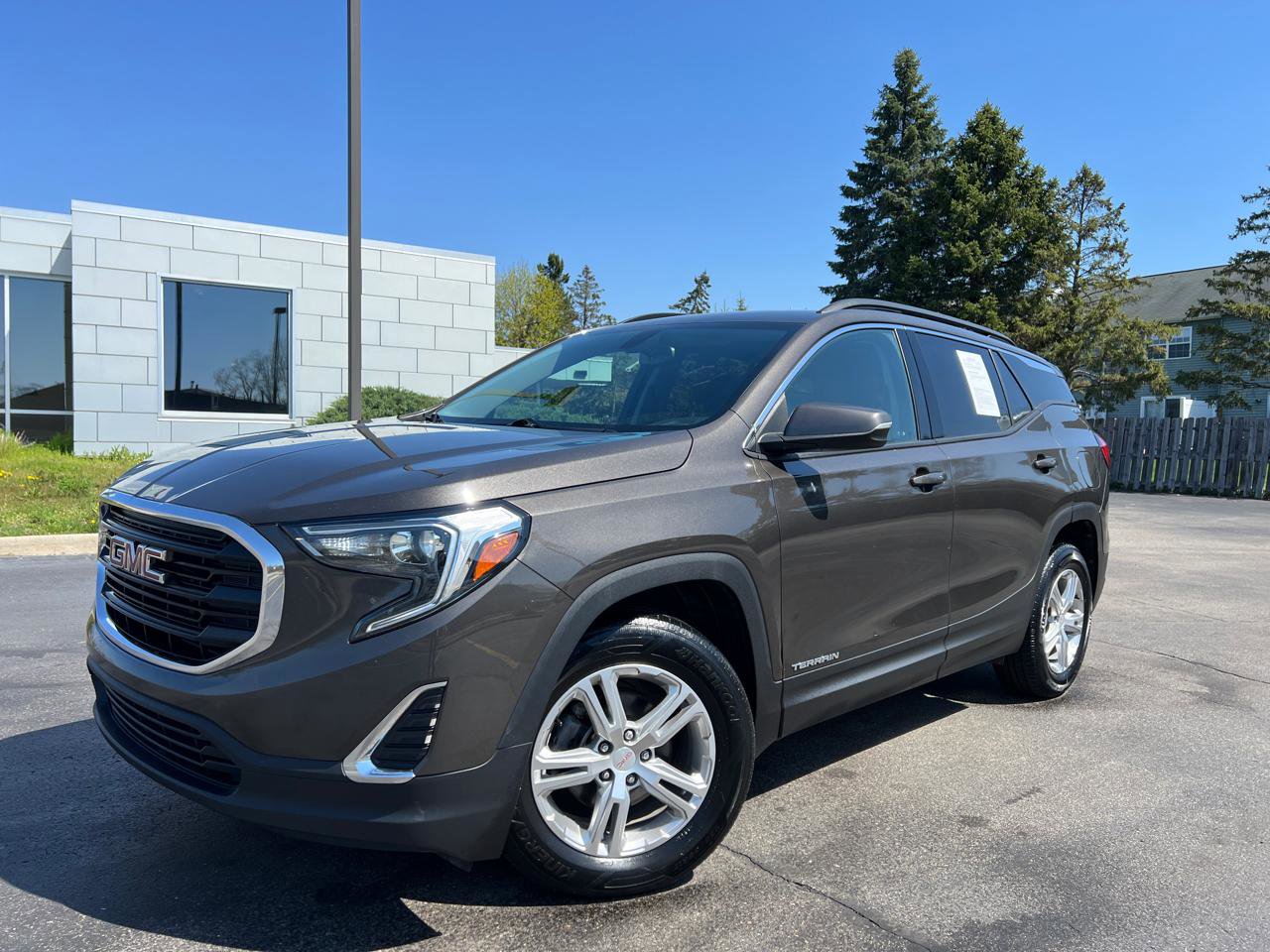 Used 2019 GMC Terrain SLE w/ Driver Convenience Package AWD/4WD image 1