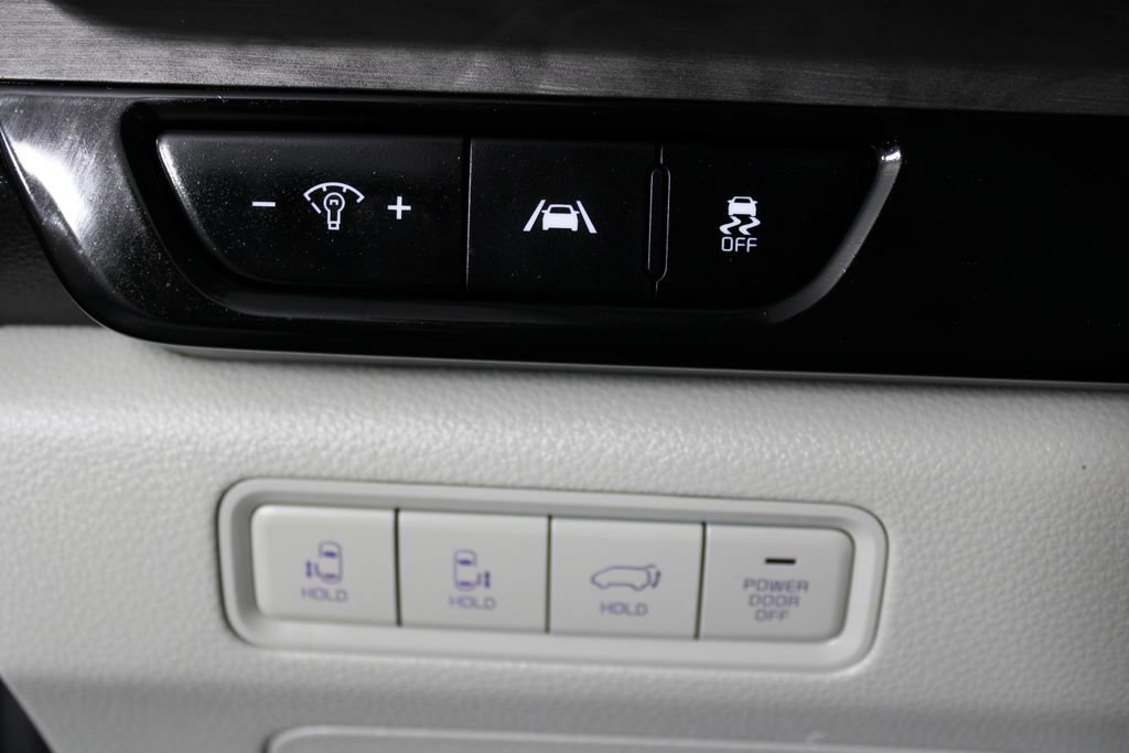 Used 2024 Kia Carnival EX image 25