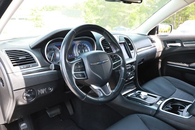 Used 2019 Chrysler 300 Touring w/ Sport Appearance Package RWD image 23