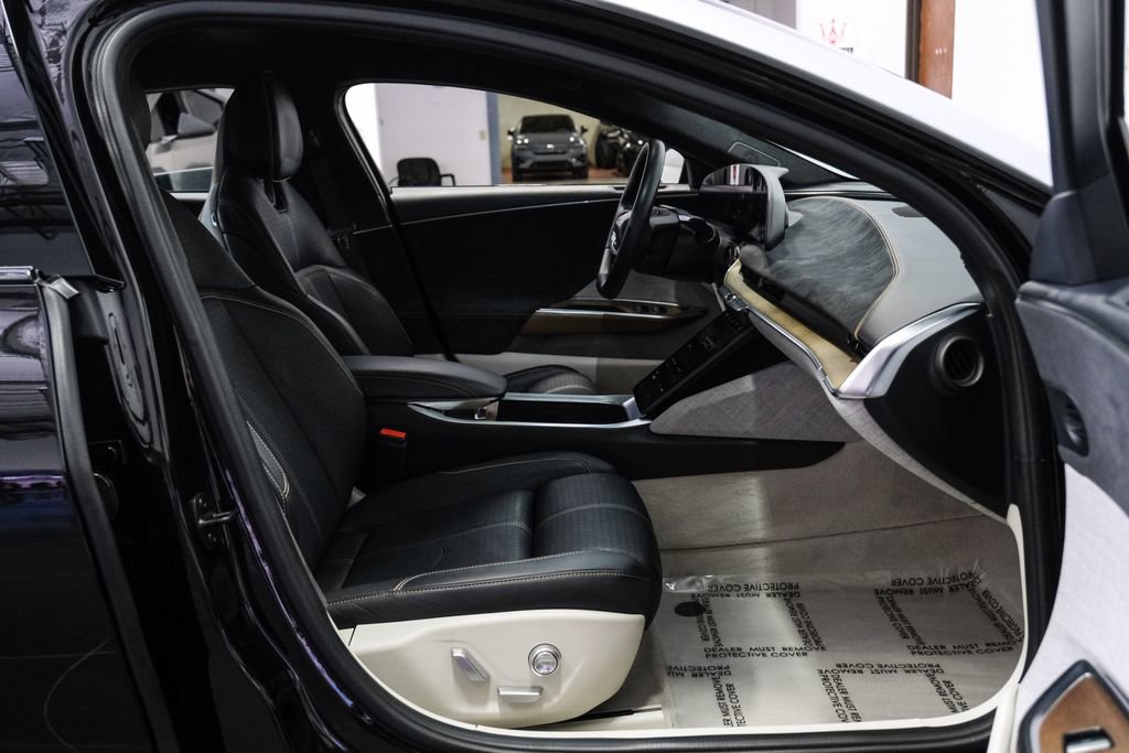 Used 2022 Lucid Air Grand Touring image 37