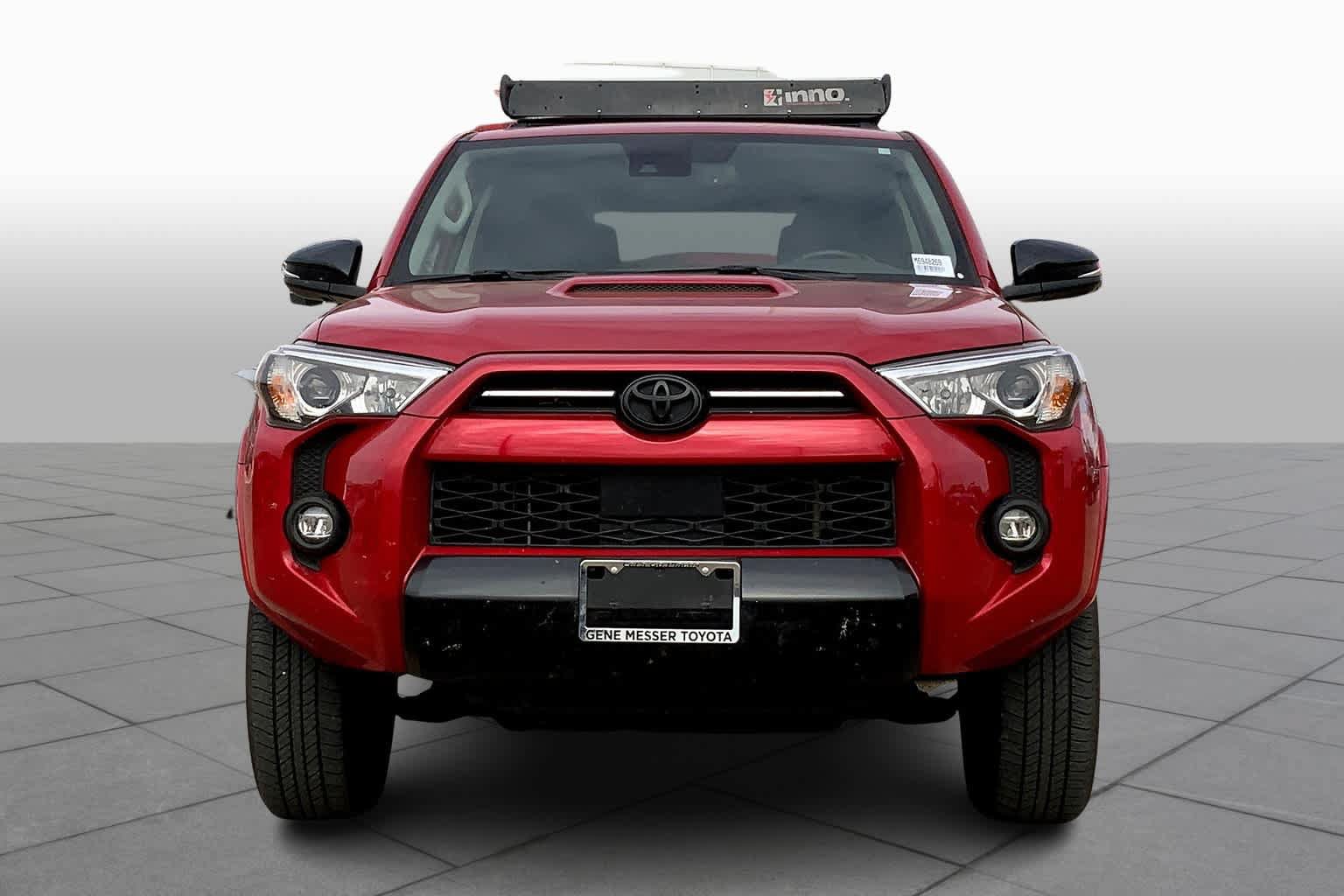 Certified 2021 Toyota 4Runner Venture w/ Moonroof Package AWD/4WD image 4