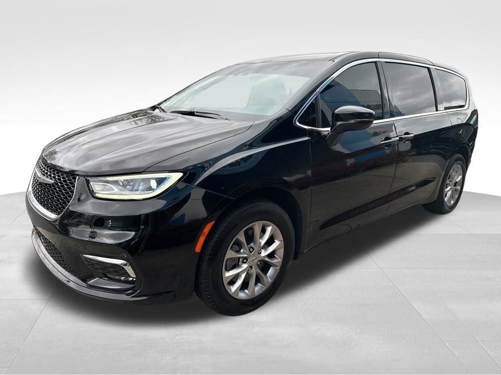 Used 2024 Chrysler Pacifica Touring-L image 5