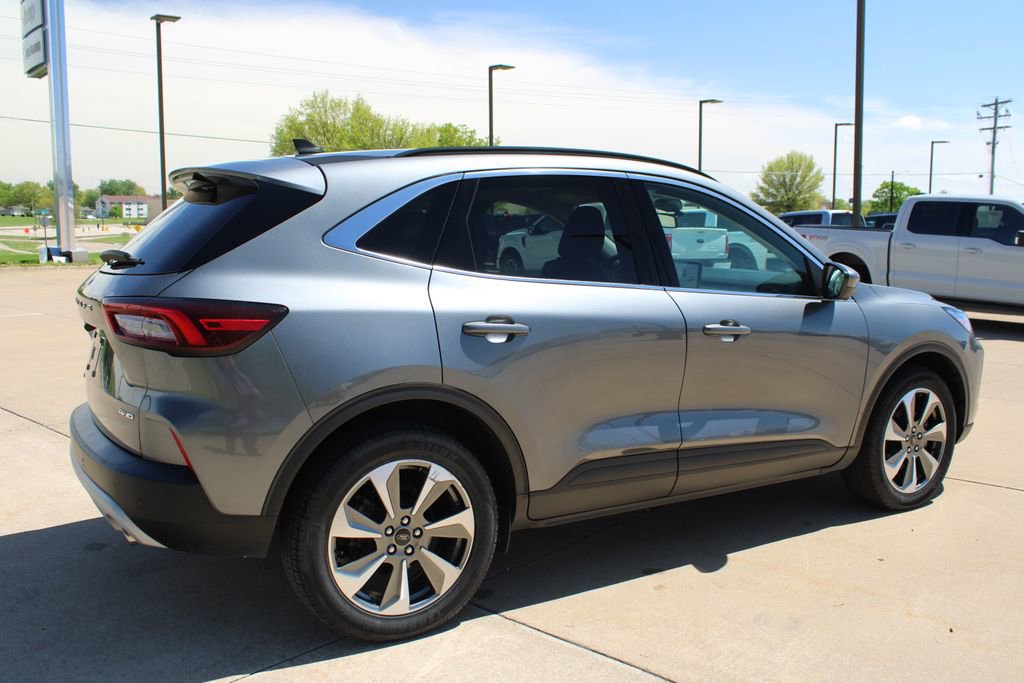 Used 2024 Ford Escape Platinum AWD/4WD image 5