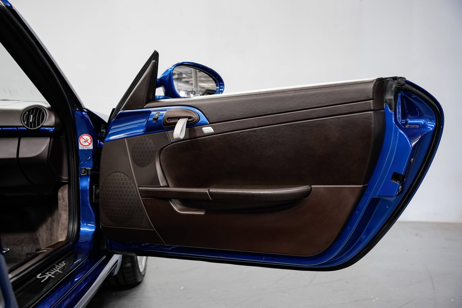 Used 2011 Porsche Boxster Spyder RWD image 25