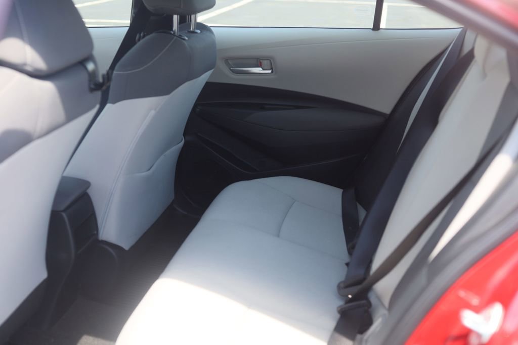 Used 2021 Toyota Corolla LE FWD image 22