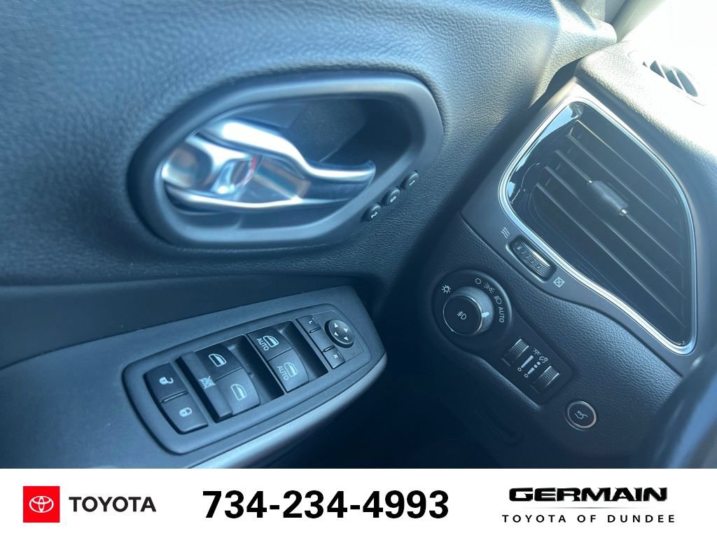 Used 2020 Jeep Cherokee Limited AWD/4WD image 27