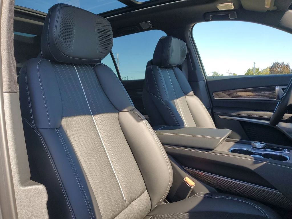 New 2026 Cadillac Vistiq Sport image 27