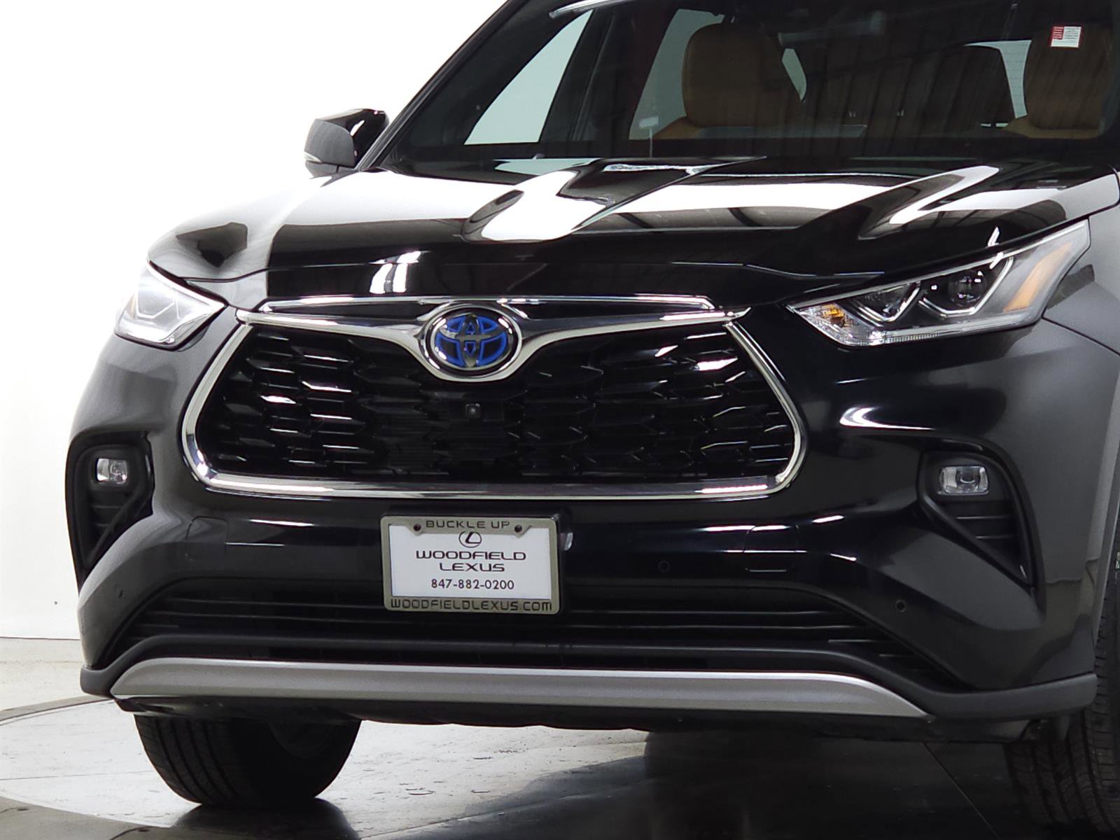 Used 2024 Toyota Highlander Platinum image 3