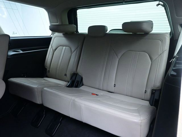 Used 2024 Ford Expedition Limited image 27