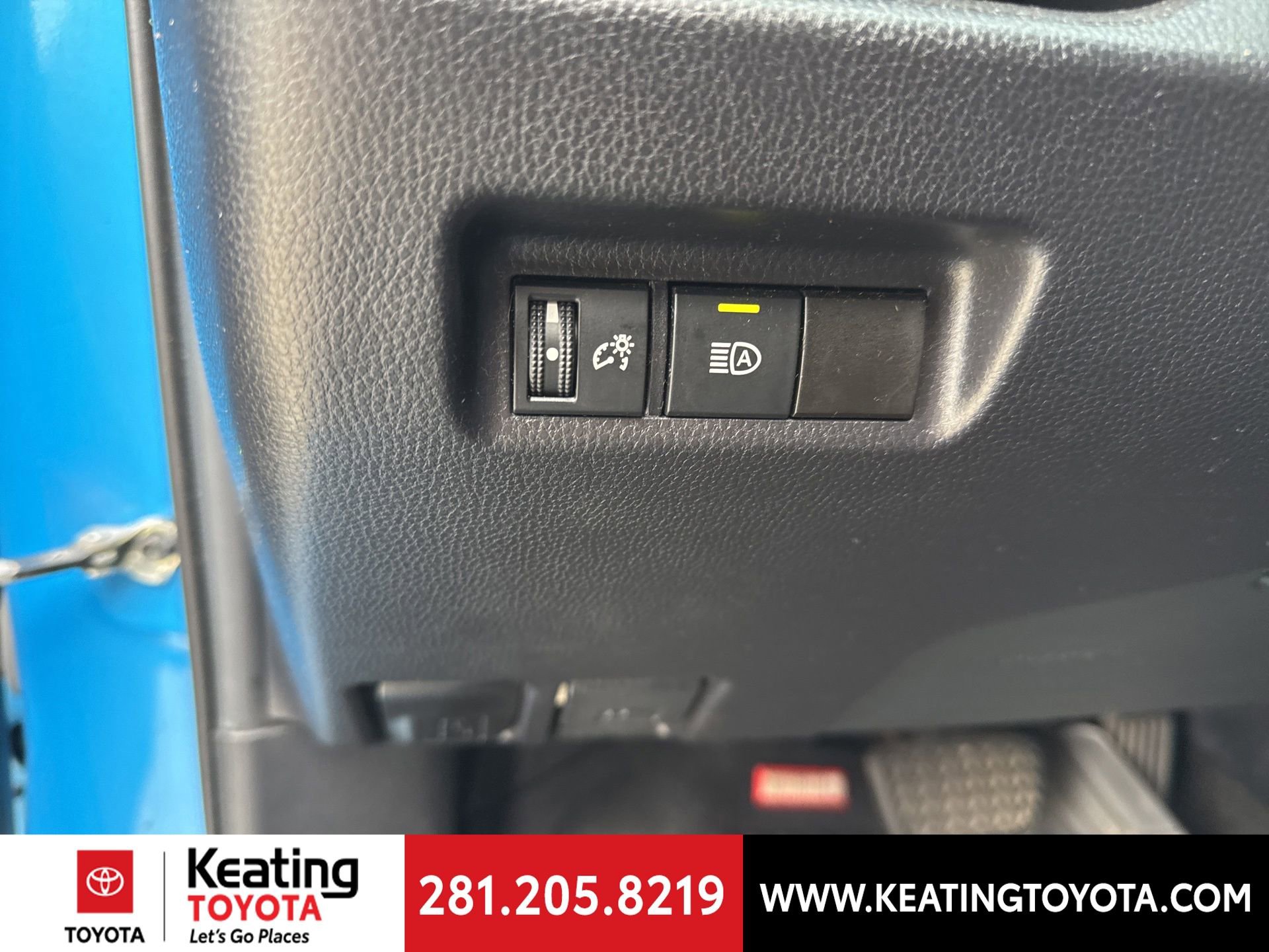 Used 2021 Toyota RAV4 LE image 12