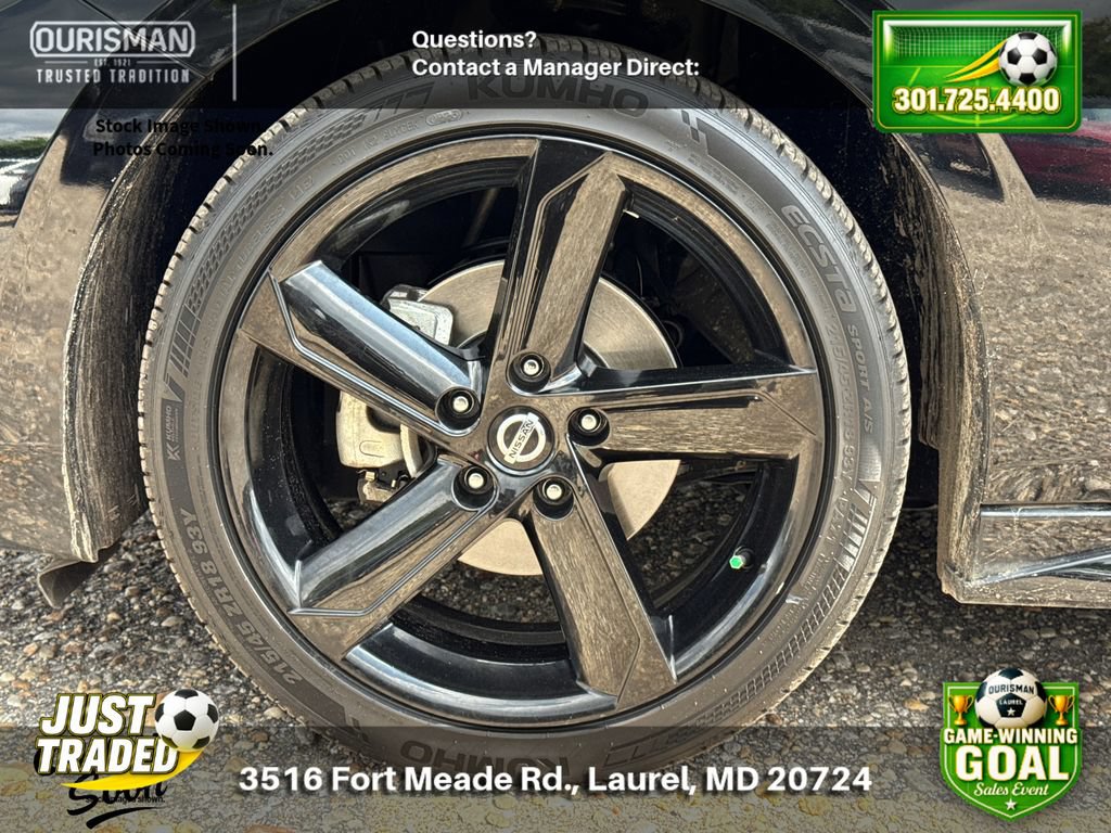 Used 2023 Nissan Sentra SR w/ Midnight Edition Package FWD image 5