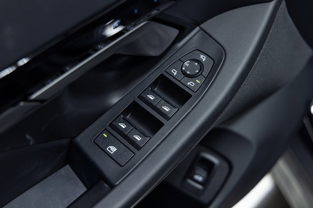 Certified 2025 BMW 530i image 12