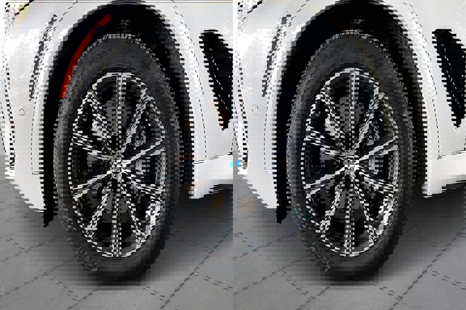 Certified 2025 BMW X5 sDrive40i w/ Executive Package image 10