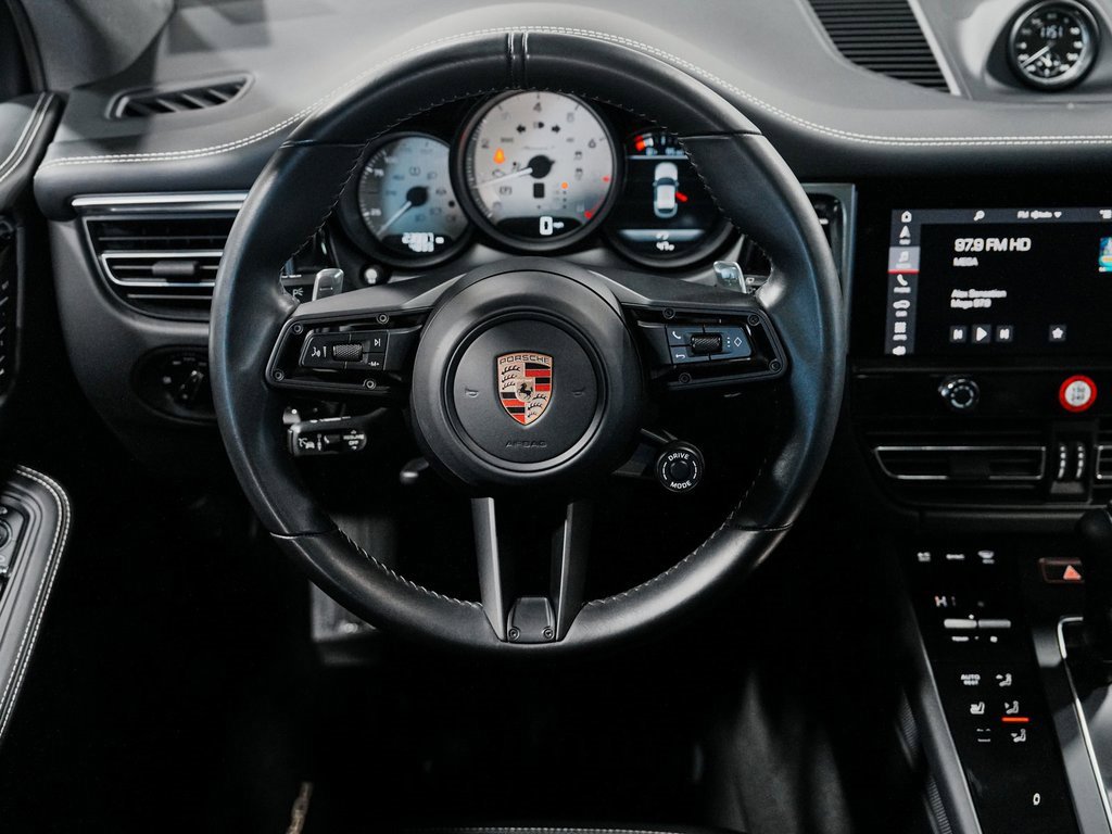 Used 2023 Porsche Macan image 27
