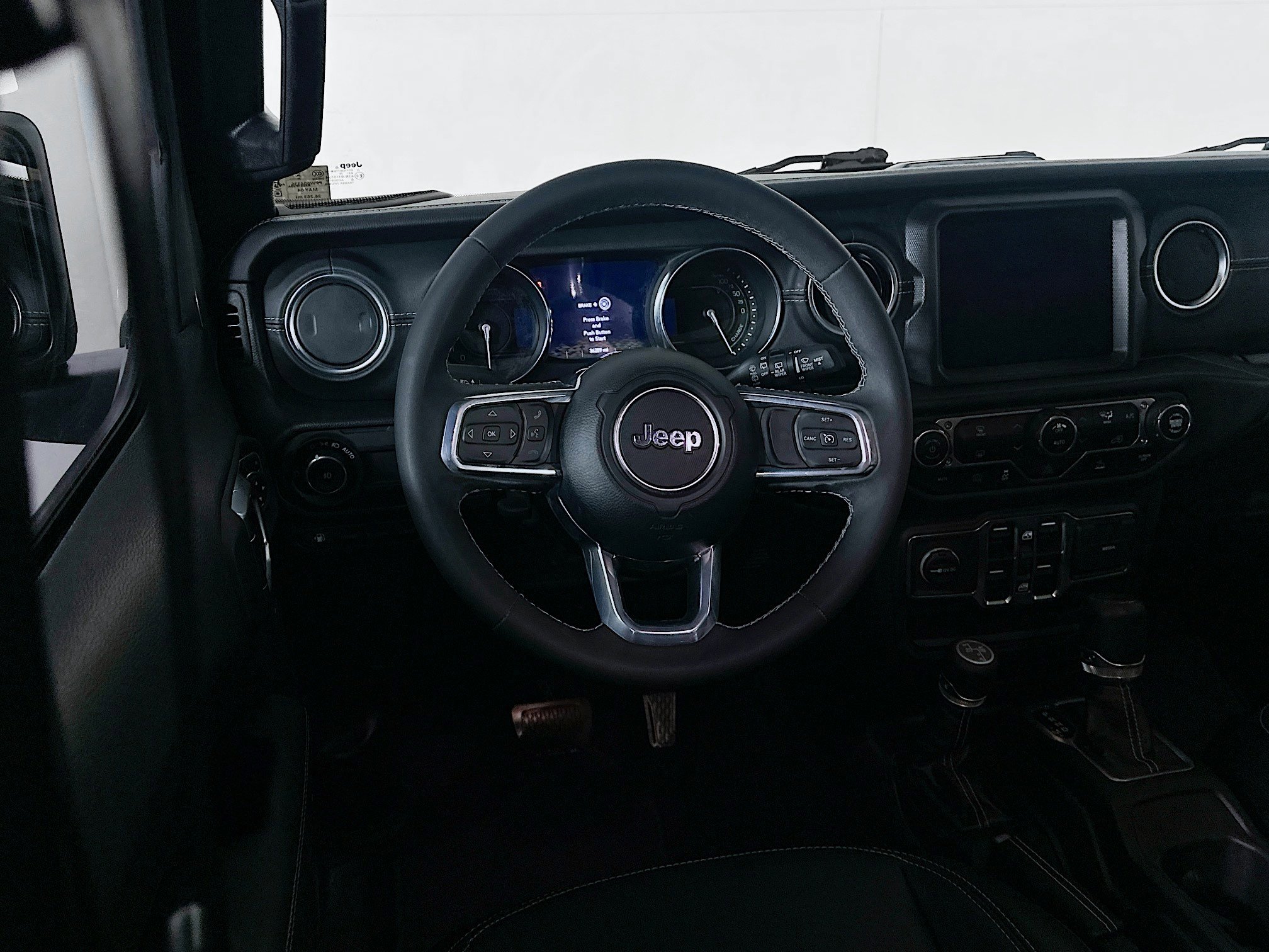 Used 2023 Jeep Wrangler Unlimited Sahara AWD/4WD image 18