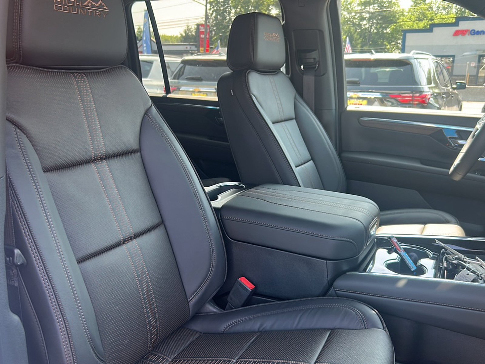 New 2026 Chevrolet Suburban High Country AWD/4WD image 13