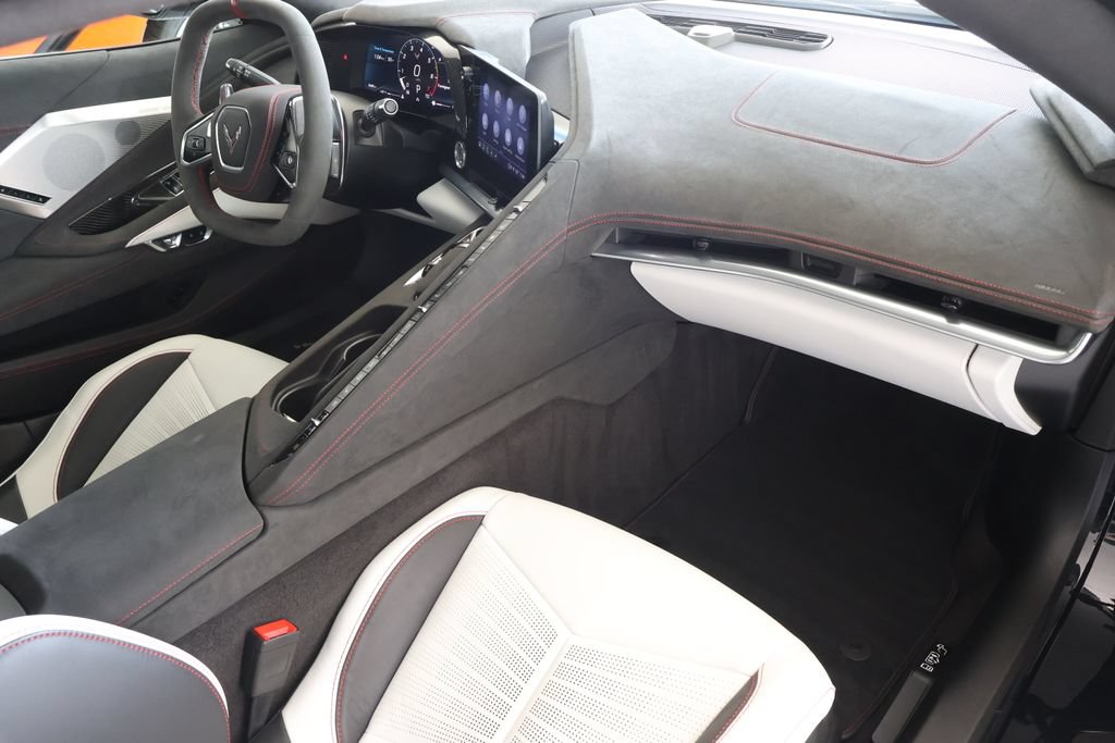 Used 2023 Chevrolet Corvette Stingray Premium Conv w/ Z51 Performance Package RWD image 43