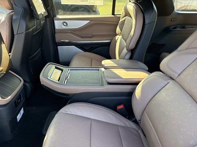 New 2026 Lincoln Navigator Black Label image 18