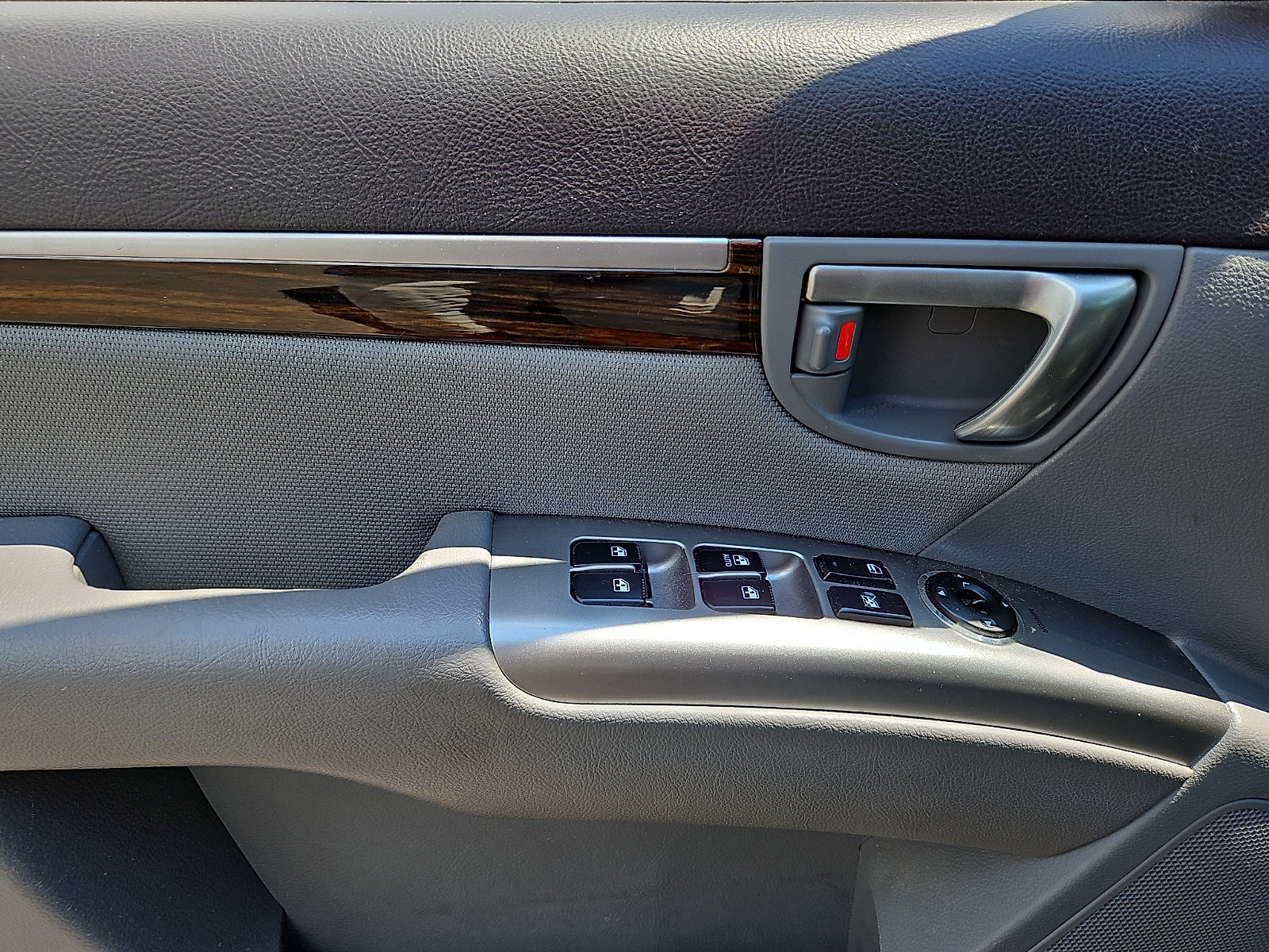 Used 2011 Hyundai Santa Fe GLS FWD image 12