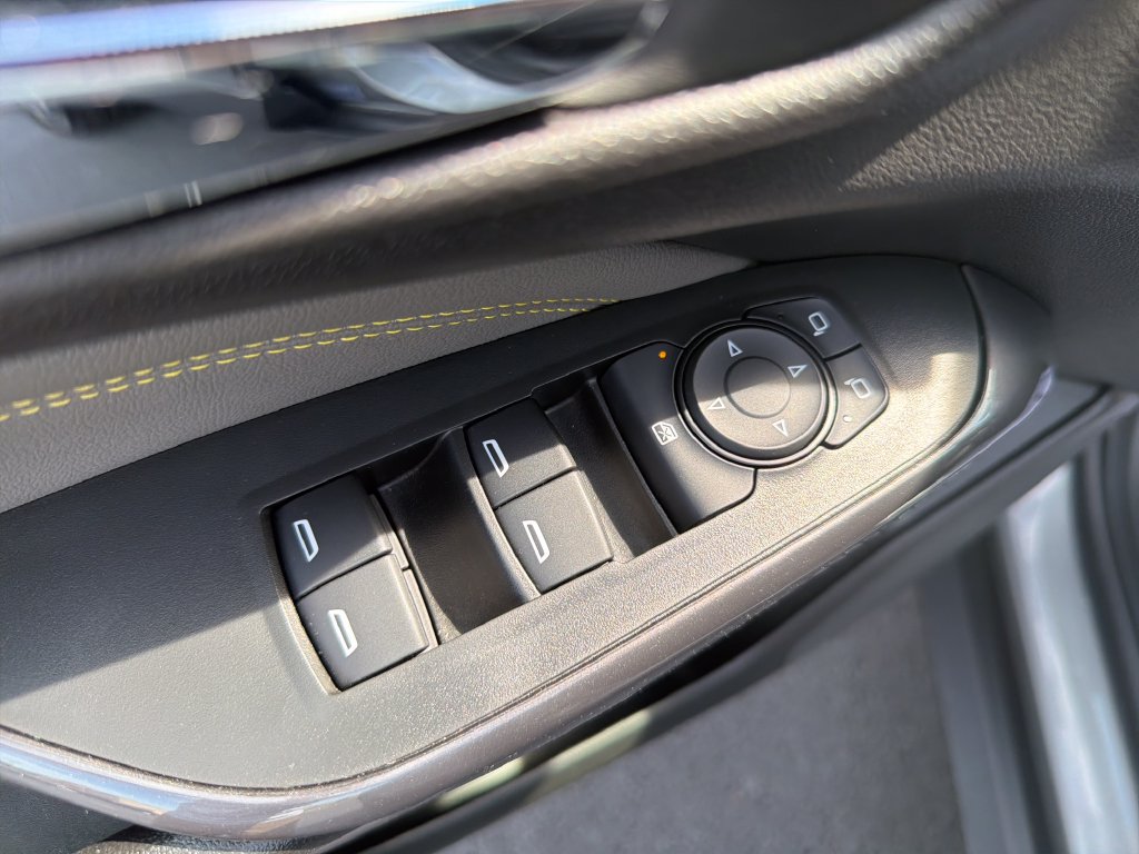 Used 2024 Chevrolet Trax ACTIV w/ Sunroof Package FWD image 5