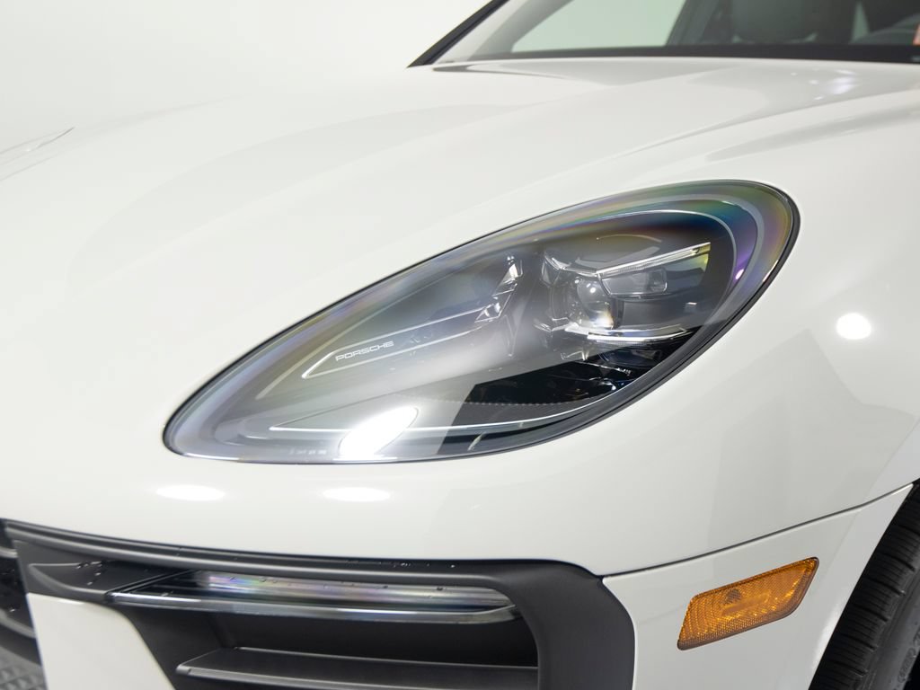 New 2026 Porsche Macan AWD/4WD image 41