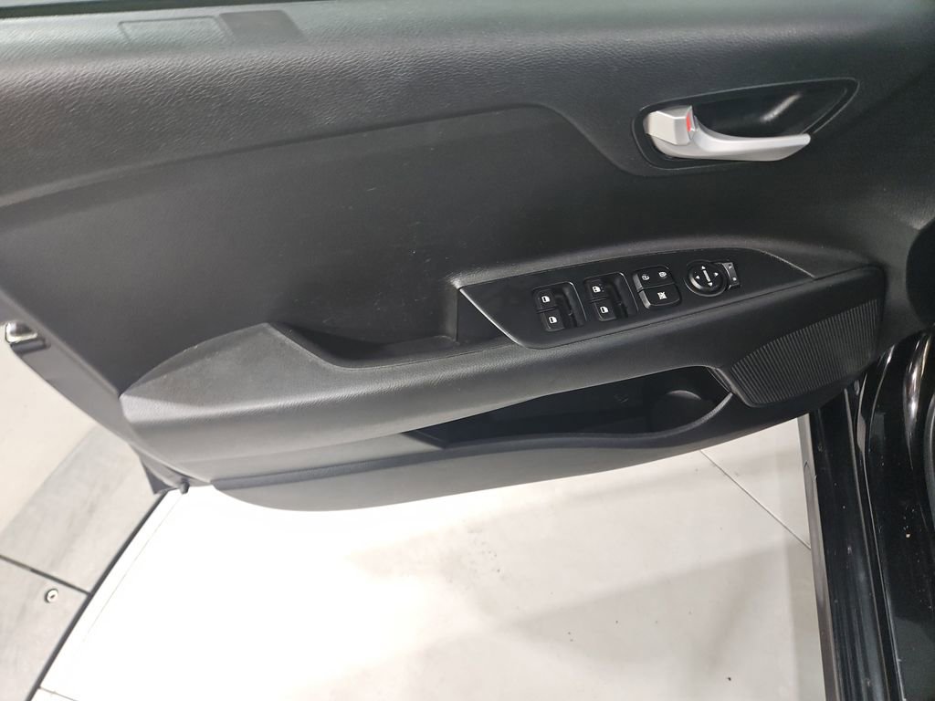 Used 2018 Kia Rio S FWD image 11