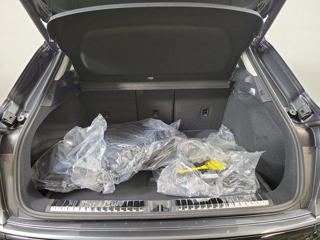 New 2026 Audi Q3 quattro 2.0T AWD/4WD image 9