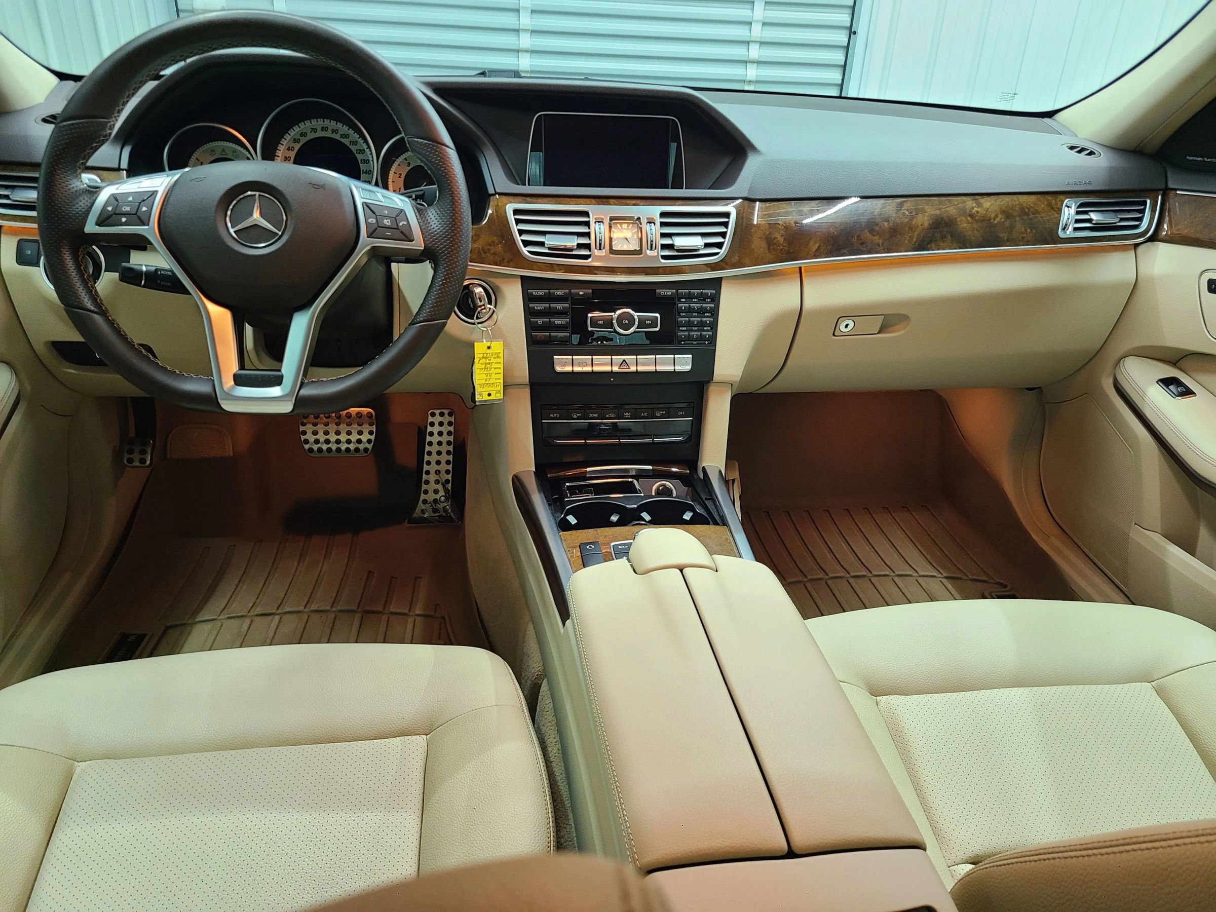 Used 2014 Mercedes-Benz E 350 4MATIC Sedan image 2