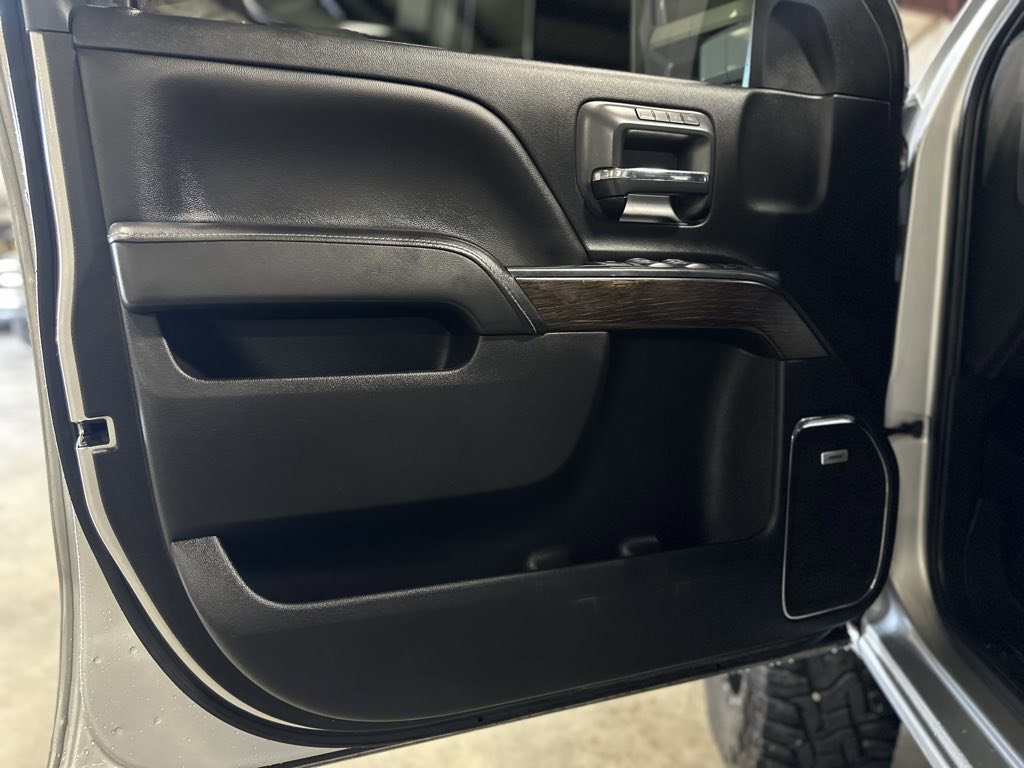 Used 2018 GMC Sierra 2500 Denali w/ Duramax Plus Package image 6