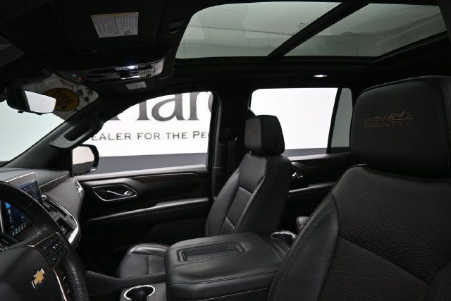 Used 2021 Chevrolet Tahoe High Country w/ Premium Package AWD/4WD image 18