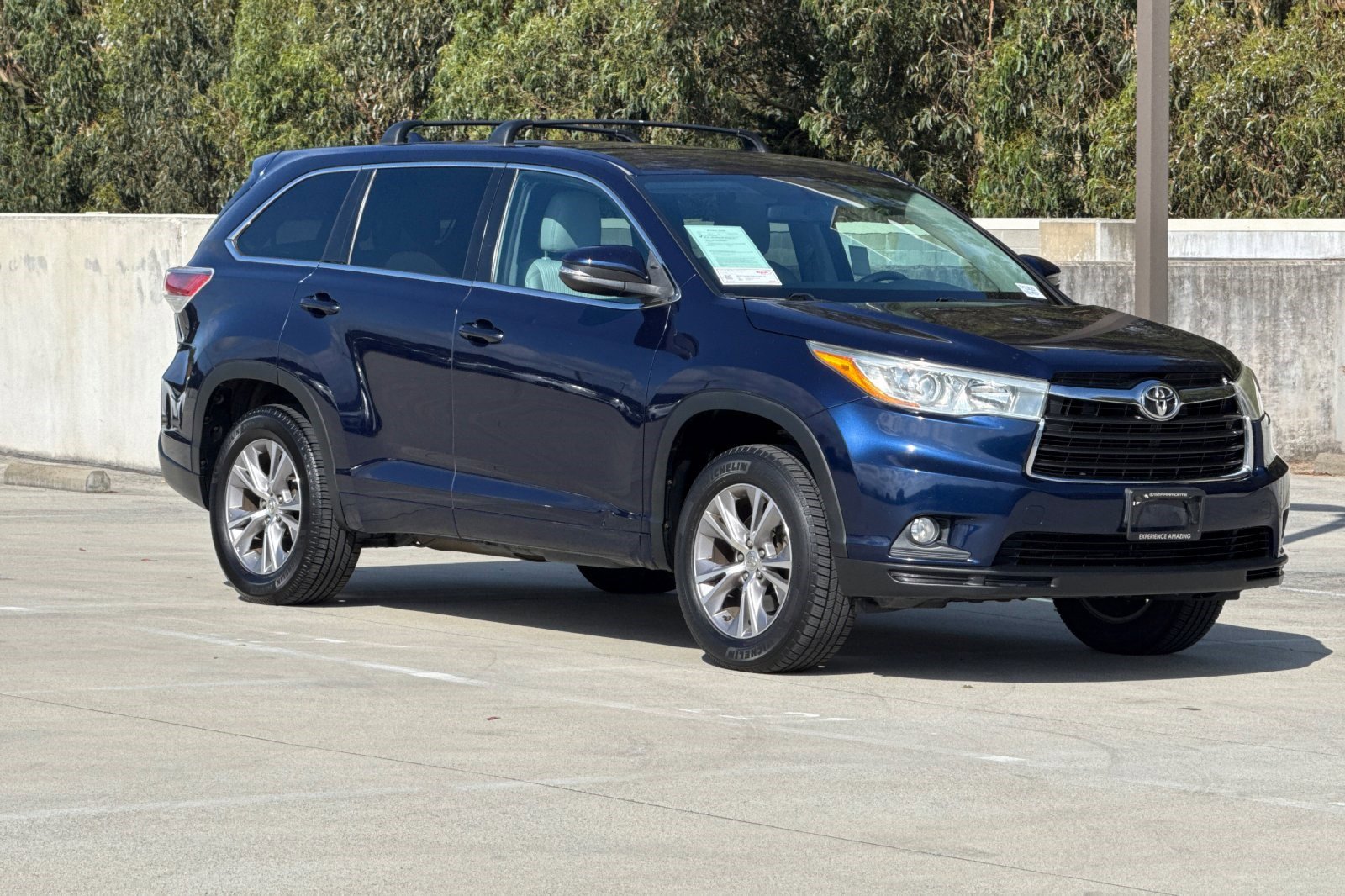 Used 2015 Toyota Highlander Plus FWD image 7
