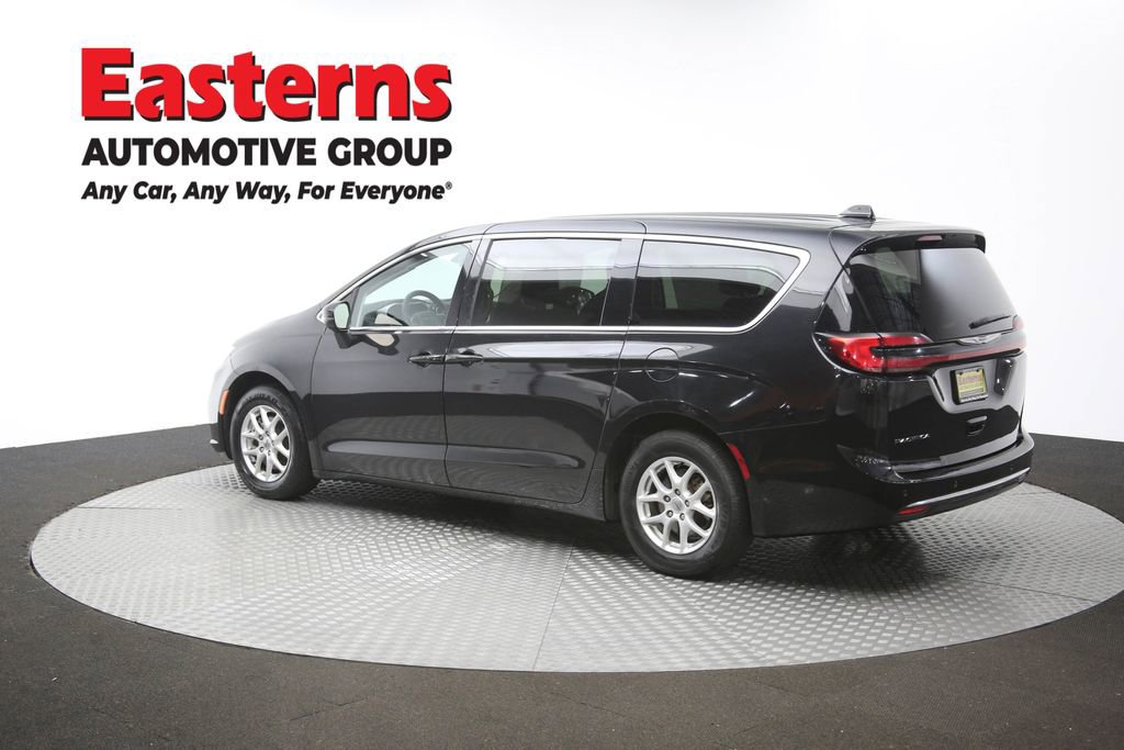 Used 2023 Chrysler Pacifica Touring-L FWD image 65