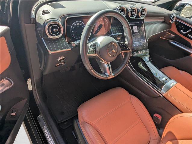 Used 2023 Mercedes-Benz GLC 300 4MATIC image 2